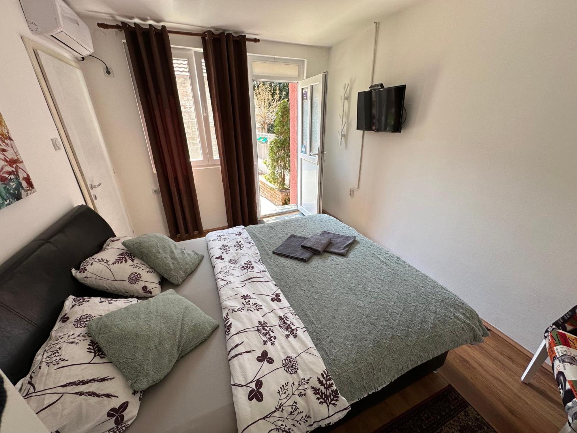 S&N Apartments Ni Екстериор снимка