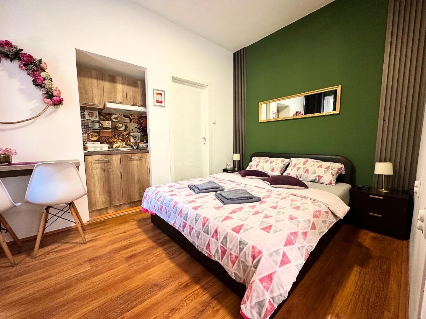 S&N Apartments Ni Екстериор снимка